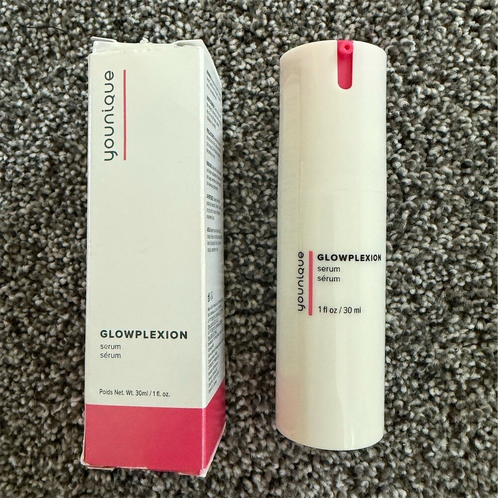 Younique Glowplexion Facial Serum Brightening Radiance Smoothing 1 fl oz